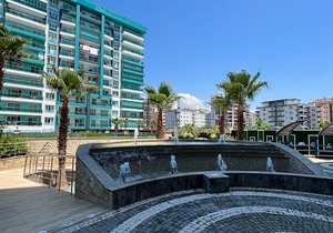 Новые апартаменты в готовом ЖК в 250 метрах от моря в Махмутларе, прев. 3